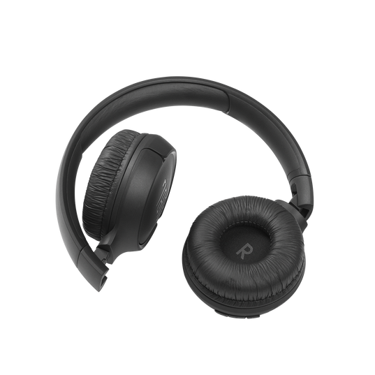 JBL Tune 510BT - Black - Wireless on-ear headphones - Detailshot 1